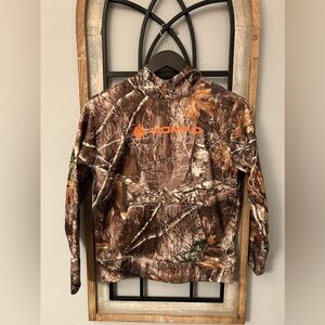 Nomad youth medium pull over with hoodie.